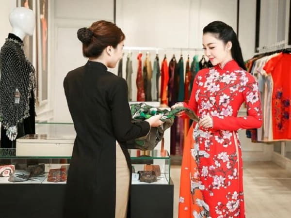 Mơ thấy áo dài nữ