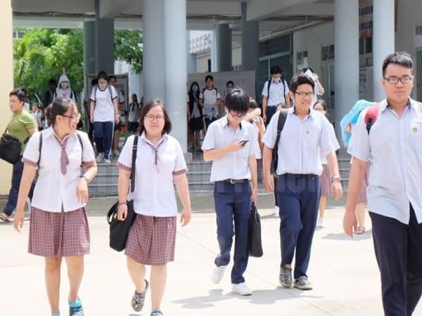 Nằm mê thấy đi học lại