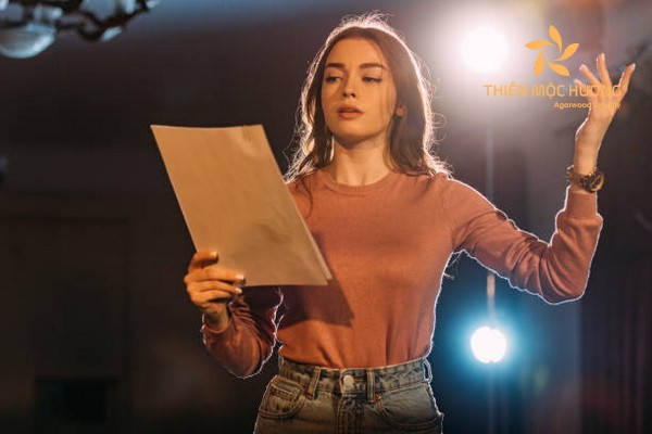 Nhìn thấy ca sĩ đánh con gì rủng rỉnh?