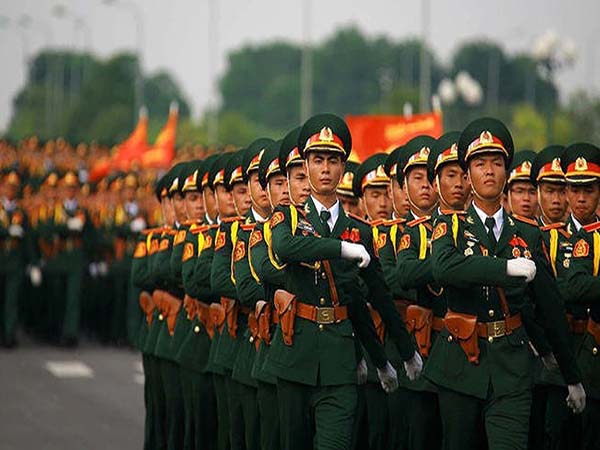Nằm mơ thấy bị quân đội truy đuổi