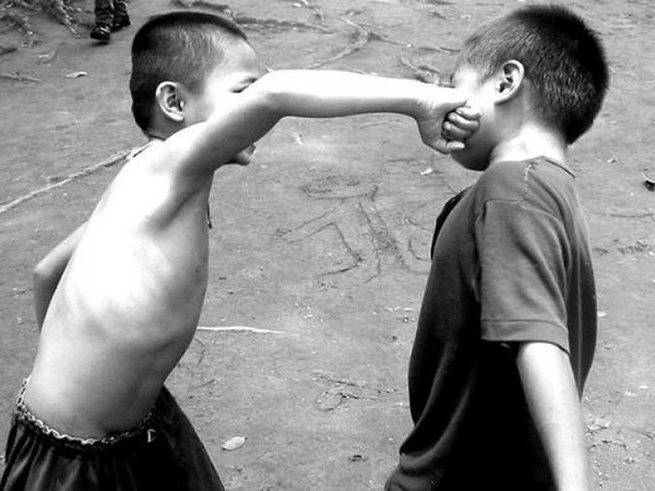 Nằm mơ thấy đánh nhau cần cảnh giác với điềm gì?