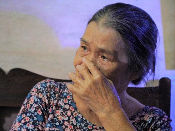 Mơ thấy mẹ khóc một mình