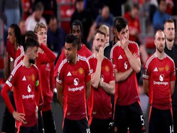 Tin MU: Fan Mu Nổi Giận, Phản Đối Ten Hag Sau Trận Thua