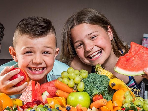 Nằm mơ thấy ăn trái cây là điềm gì, con gì số gì phú quý?