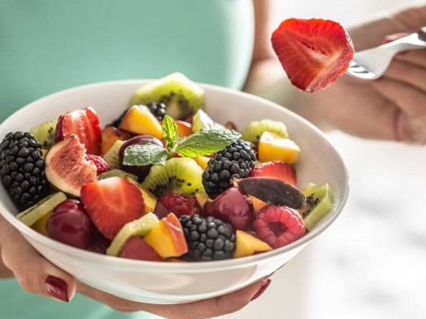 Nằm mơ thấy ăn trái cây là điềm gì, con gì số gì phú quý?