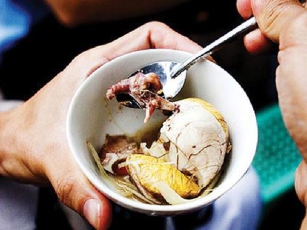 Nằm mơ thấy ăn trứng vịt lộn tốt hay xấu, lo hay mừng?