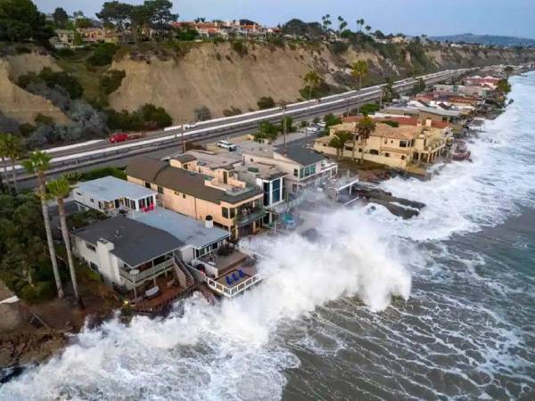 Nằm mơ thấy nước biển dâng cao là điềm gì, số gì may mắn?