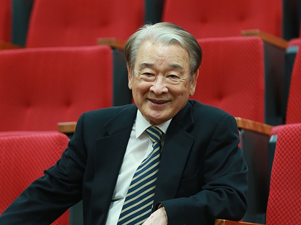 Nằm mơ thấy ông là điềm gì, chọn số mấy số gì may mắn?