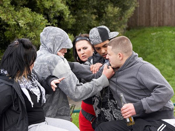 Nằm mơ thấy mình bị đánh là điềm gì, hên hay xui?